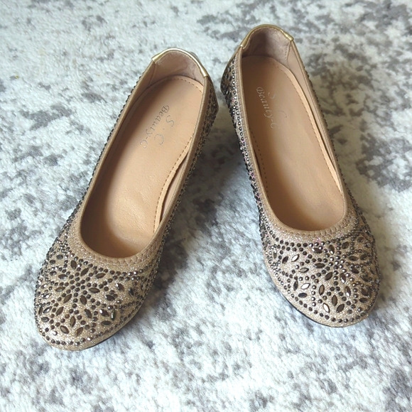 Jeweled shoes | size 6 - Picture 2 of 10